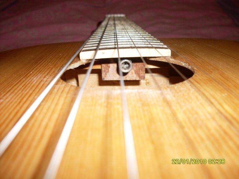 Второе дыхание: как томич возвращает к жизни старые гитары