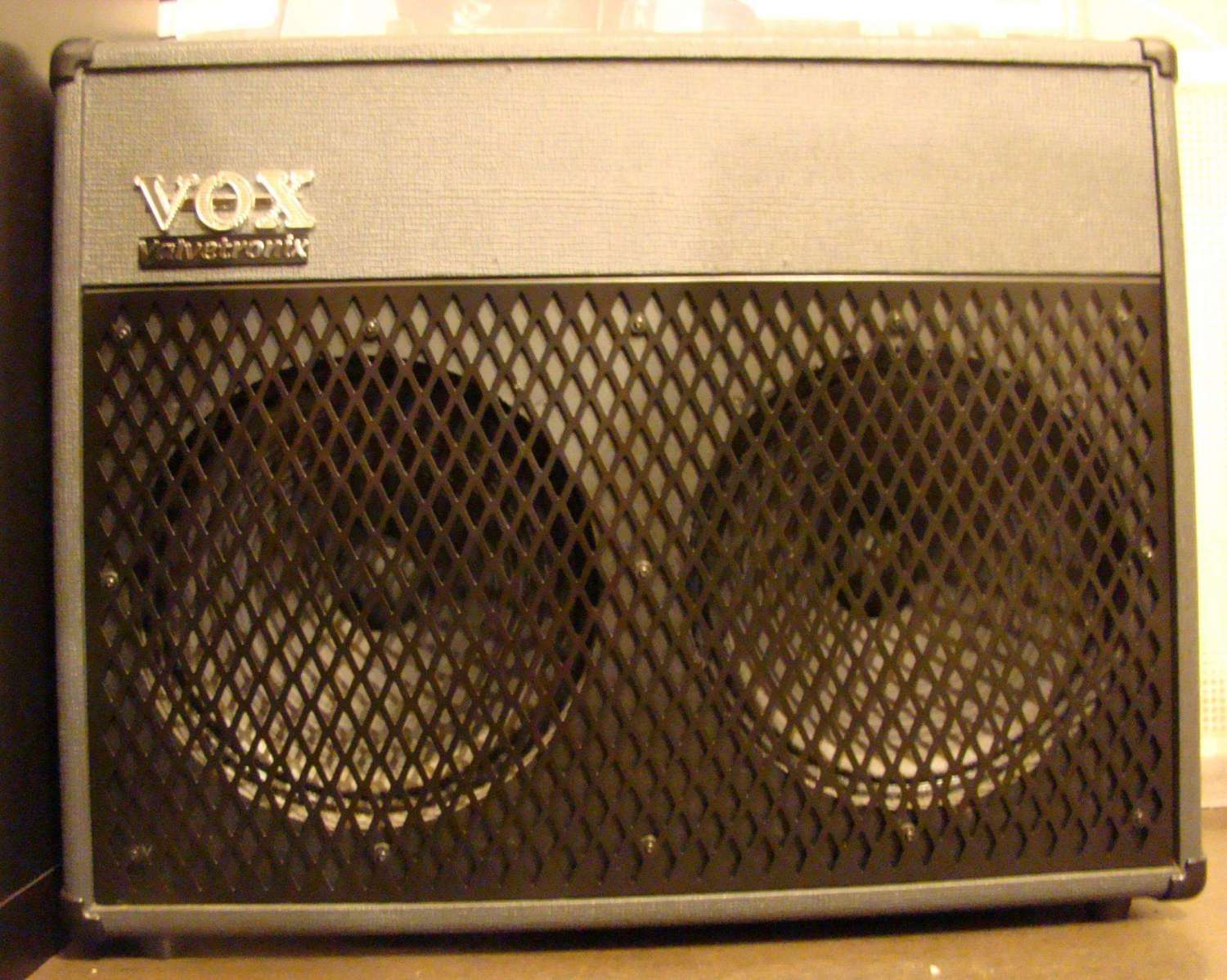 Гитарный профессиональный комбик VOX 100W с лампой - commerce.instruments -  Форум гитаристов