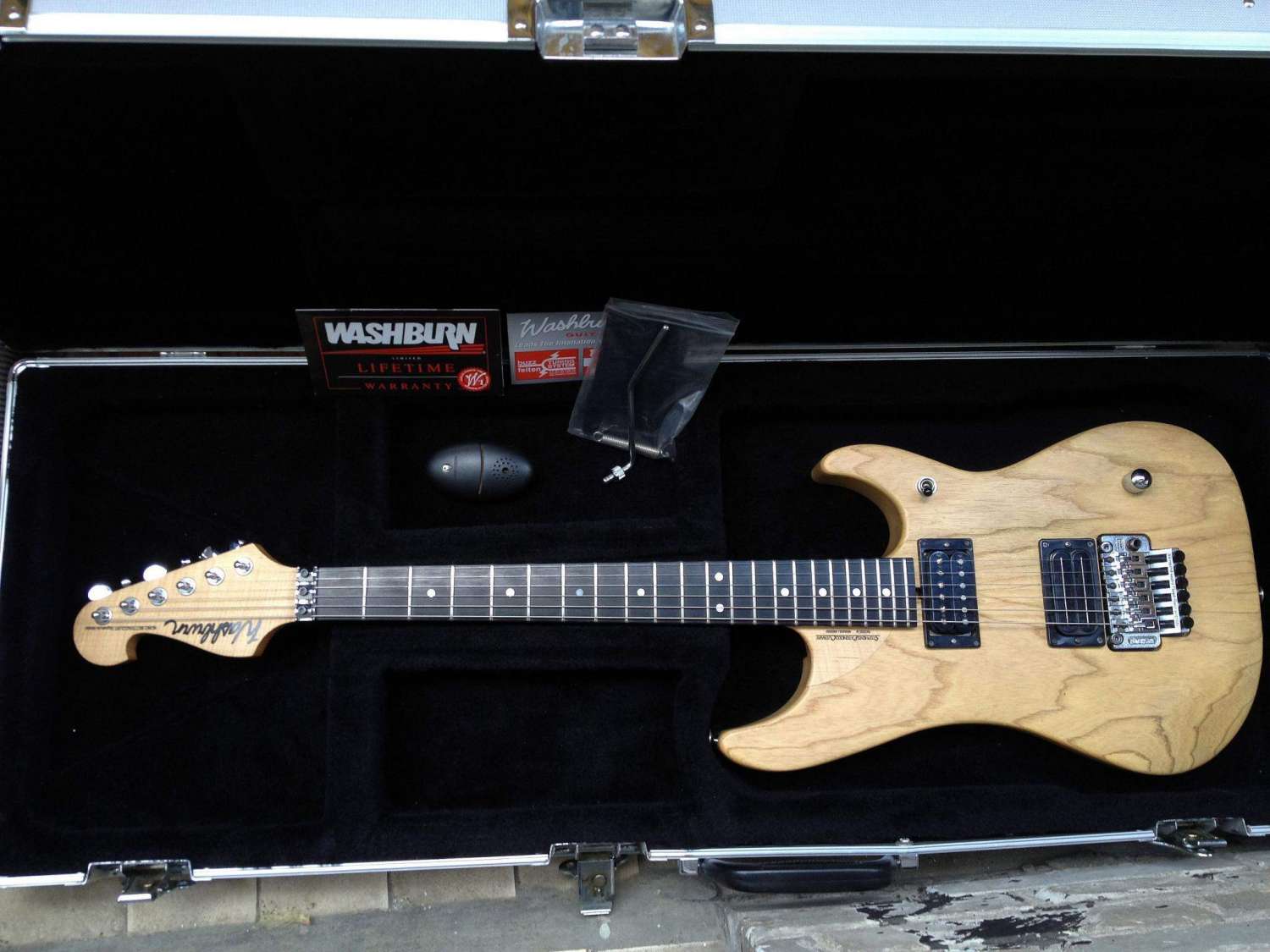 Washburn N4 USA Помоему дешевле их ещё не продавали ...