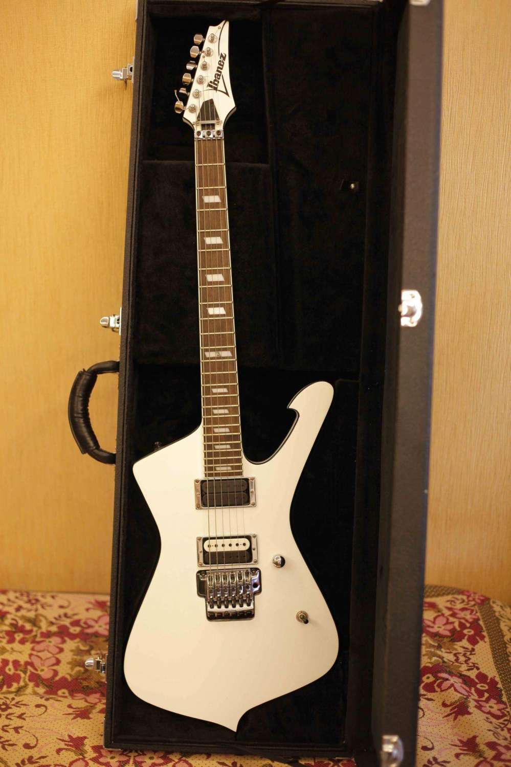 Ibanez STM1 Sam Totman Iceman Signature Guitar - 20000р
