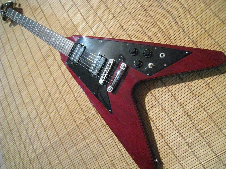 Продам Gibson Flying V за 30000