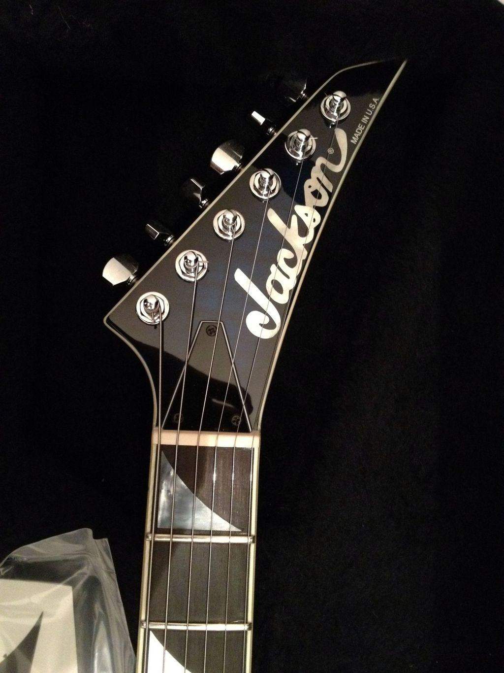 Jackson USA SL2-H FT (Soloist с кленовым топом и фиксированным бриджем)