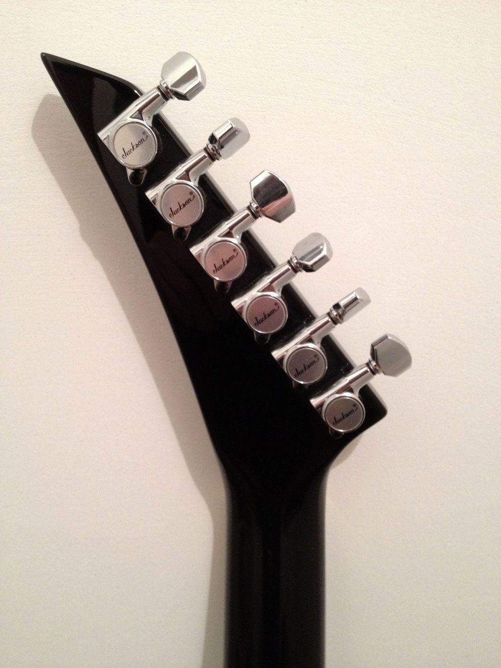 Jackson USA SL2-H FT (Soloist с кленовым топом и фиксированным бриджем)