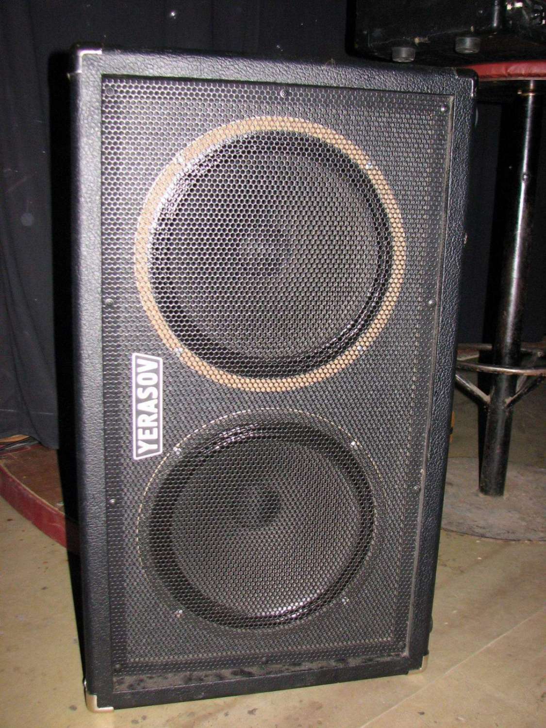 Гитарный кабинет Yerasov Bull 212 952361-0