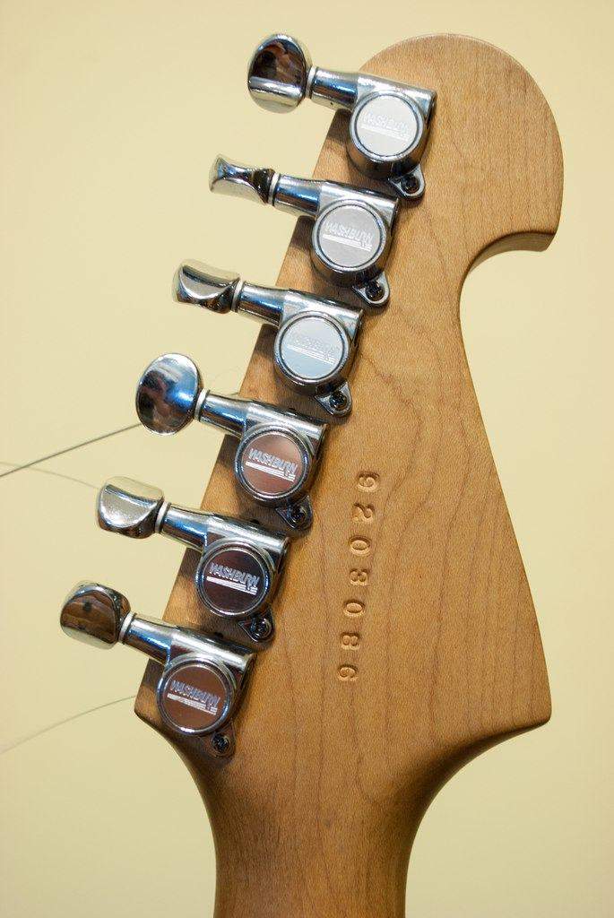 Продаю американский винтажный WASHBURN N4 Nuno Bettencourt Signature Model