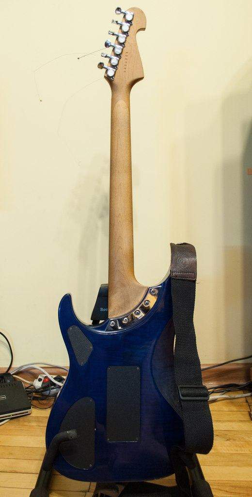 Продаю американский винтажный WASHBURN N4 Nuno Bettencourt Signature Model