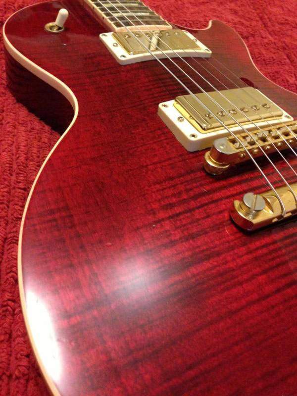 Gibson Les Paul Standard Plus 2005 1000$ цена снижена! срочно!