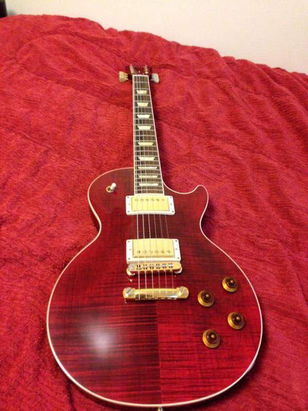 Gibson Les Paul Standard Plus 2005 1000$ цена снижена! срочно!