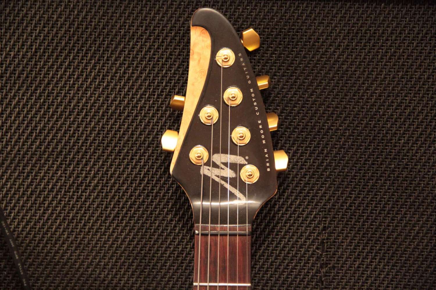 Продам-обменяю Brian Moore Custom C-90P (Piezo) (USA) - 2100 $