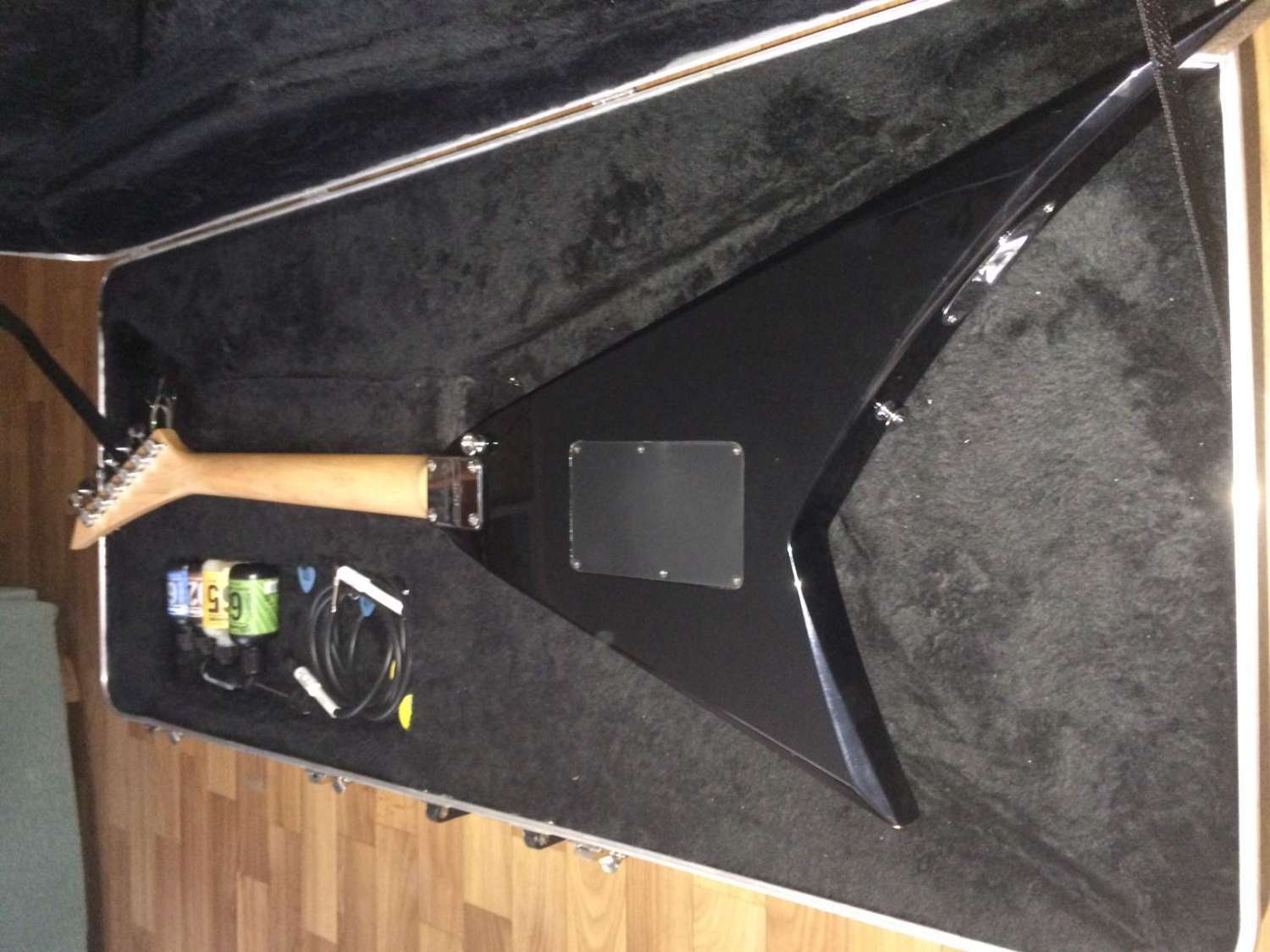Продам Jackson Pro RR3 (Японец) + жёсткий кейс / цена 24 000 руб.