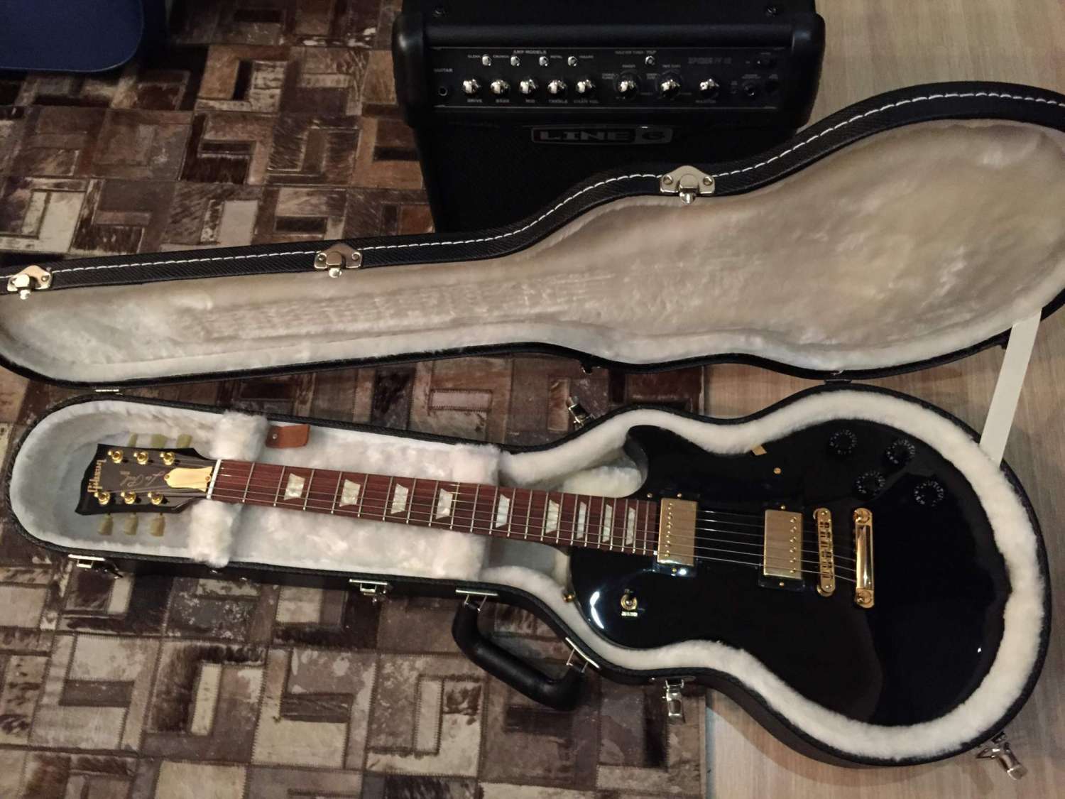 Продам Gibson Les Paul Studio Gold