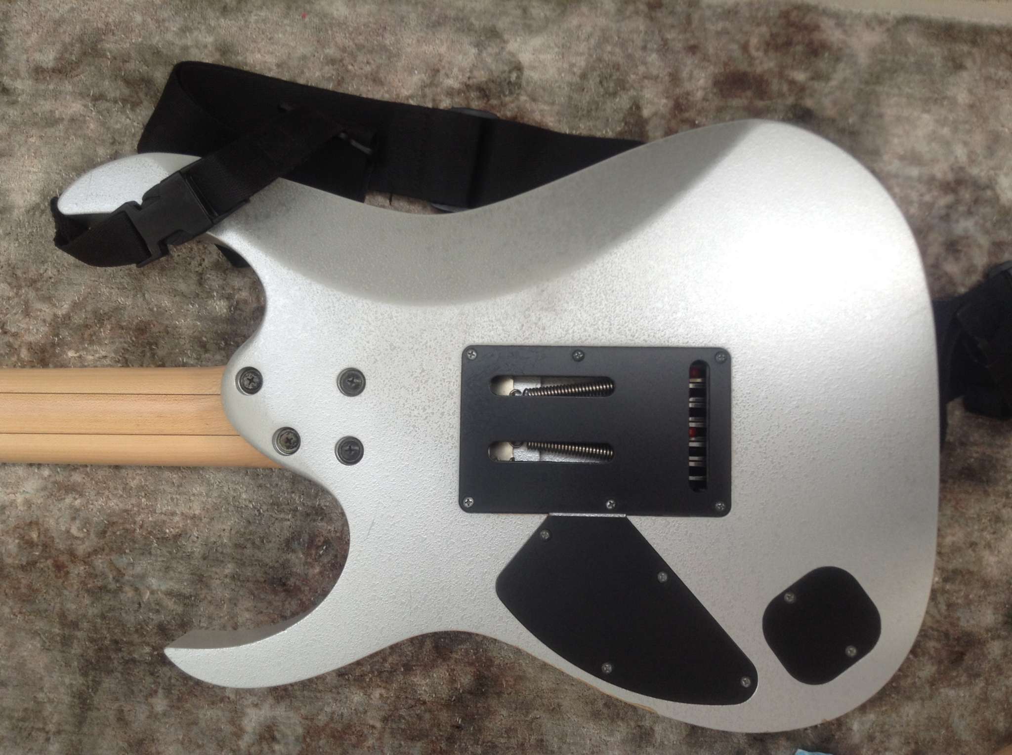 Ibanez rg2570 26.000р с кейсом! (Продана)