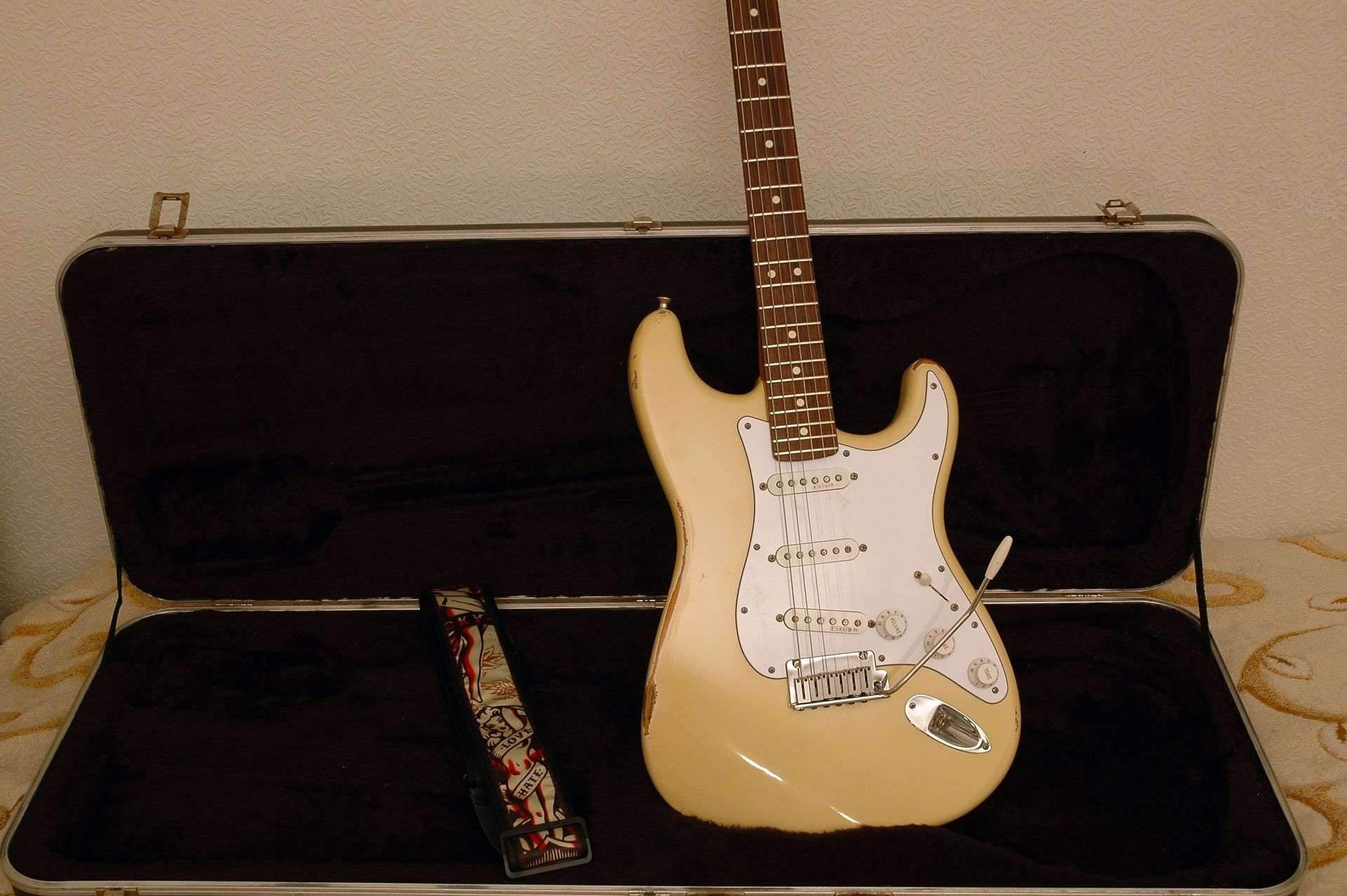 Fender American Standard Stratocaster, продажа.