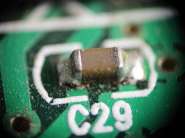 800px-SMD_capacitor (2).jpg