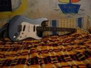 Продам Fender standart strat с датчиками Dimarzio/ стоимость 17000 торг! 165414-0