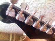 1349793562_444993580_4--Fender-Stratocaster--.jpg