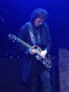 450px-Tony_Iommi_HAH_Katowice_Spodek_2007.jpg