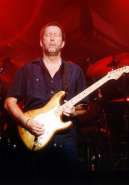 Strat - Gold Leaf - 4 Dec 2001 Japan Shinichiro Yoshino.jpg
