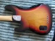 Продаю бас FENDER American Deluxe Precision (USA) РЕДКАЯ юбилейная модель !!!!! 368600-6