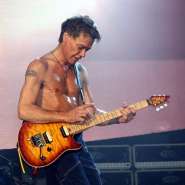 eddie_van_halen_b.jpg