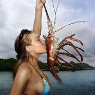 67666947_lobster_girl.jpg