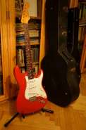 01-Strat.jpg