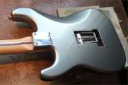 F.strat Fl.Rouse Titanium Silver-5.jpg