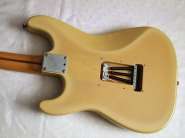 FenderStratPlusDeluxe_FR_3.jpg