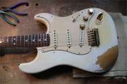 F.The STRAT82-2.JPG