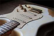 F.The STRAT82-21.JPG