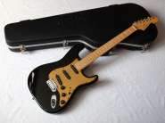 fender-american-deluxe-stratocaster2007-black-1.jpg
