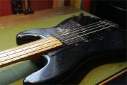 Fender PB Roger Waters Signature Bass-3.jpg