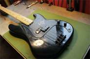 Fender PB Roger Waters Signature Bass-4.jpg