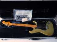 fender-stratocaster-25-anniversary1979-1.jpg