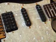 fender-stratocaster-str120-3.jpg