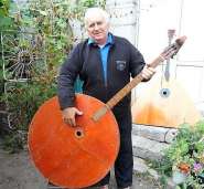 Столярное изделие в форме музыкального инструмента 2341609-6