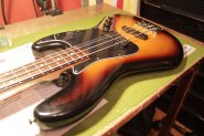 Fender JB Fretless-2.jpg