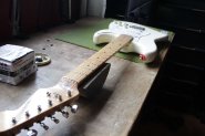 F.SQUIER STRATOCASTER-3.jpg