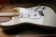 F.SQUIER STRATOCASTER-4.jpg