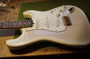 Fender Japan Stratocaster 2000-10.jpg