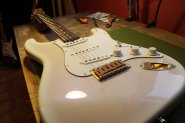 Fender Japan Stratocaster 2000-11.jpg