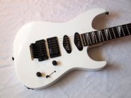 Charvel-dinky-85-white.jpg