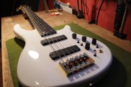 WARMOTH BASS-5-10.jpg