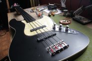 BASS FRETLESS-4.jpg