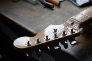 F. STRAT Deluxe 2002-2.jpg