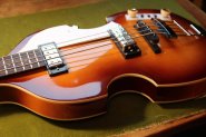 HOFNER B-BASS-2.jpg