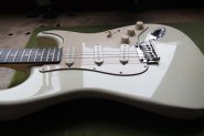 F.STRAT JB 2005-21.jpg