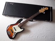 Fender-JazzBass-V-USA.jpg