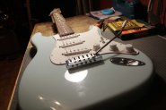 WARMOTH Stratocaster-3.jpg