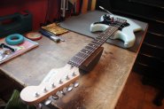 WARMOTH Stratocaster-11.jpg